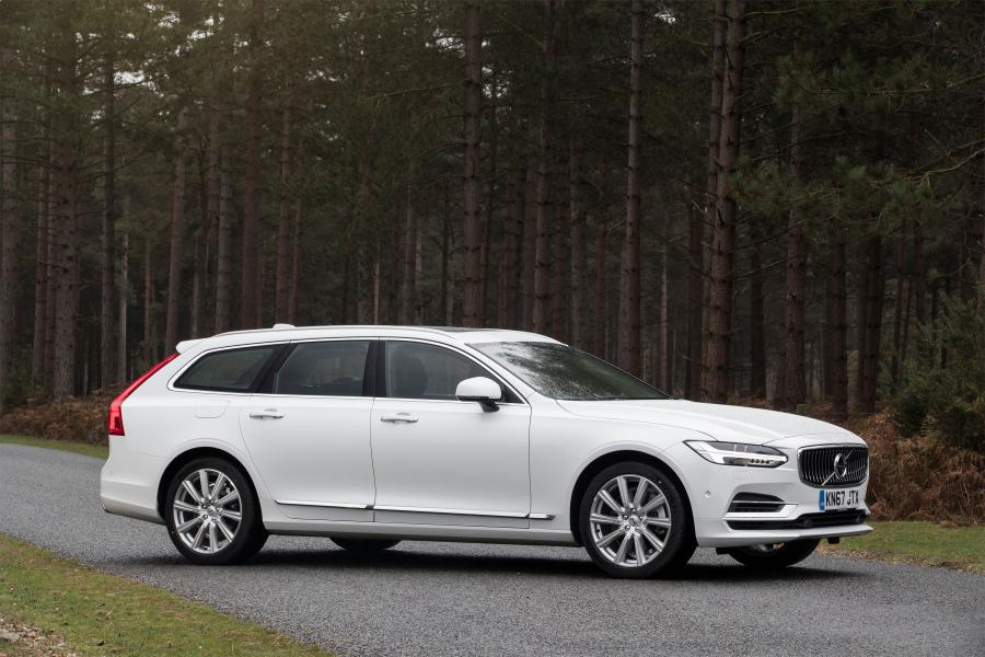  Volvo V90 T8 Inscription 2017 года  (UK) (фото 19 из 28)